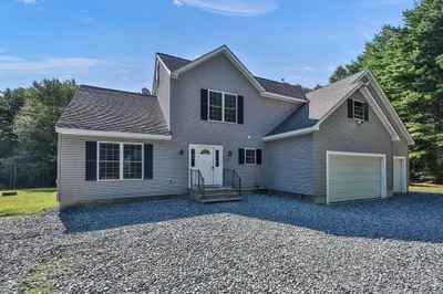 56 Bliss St 1