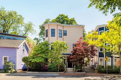 87 Kinnaird St #2 1