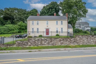 231 Lakeside Ave 1