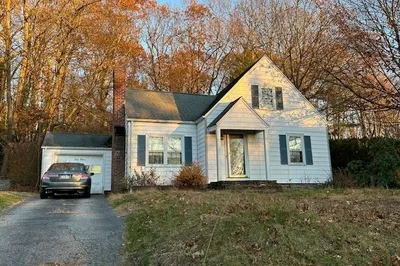 68 Indian Hill Rd 1