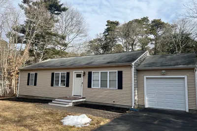 52 Chartwell Drive 1
