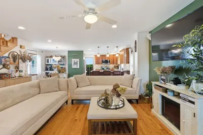 35 Triton Ave 1