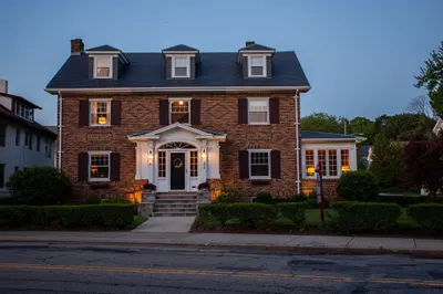 284 Main St