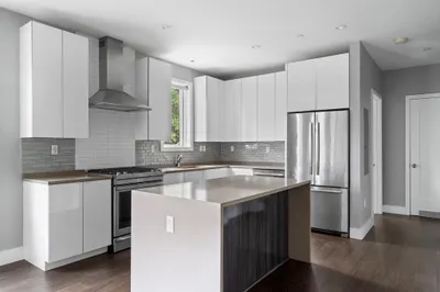 2 W 6th St #102