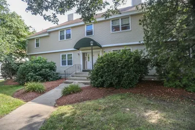 425 Main St #15D