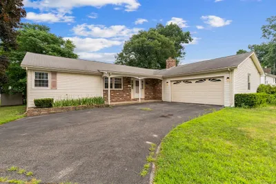 83 Middlesex Ave 1