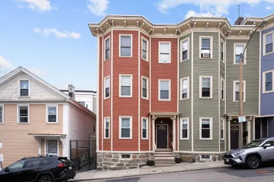4 Alfred St #3