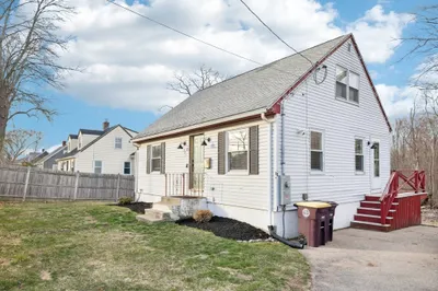 391 Columbian St