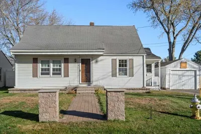 8 Alton Dr 1