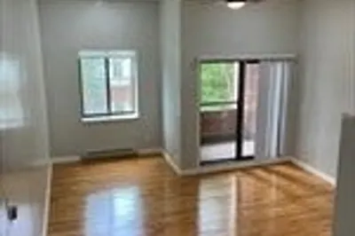 11 Margin St #10