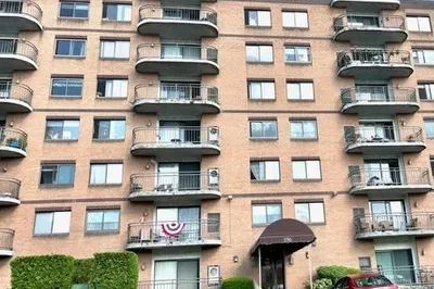 196 Locust St #2-605