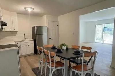 31 Vine St #22 1