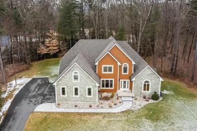 12 Indian Pipe Dr 1