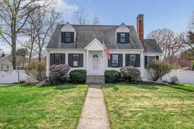 29 Maplewood Ave