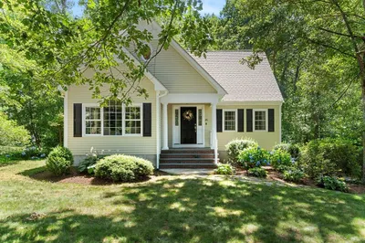 25 Oxford Dr 1