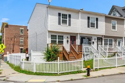 81 Wayland St 1