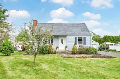 44 Woodward Rd