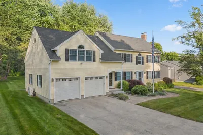 17 Stone Ave 1