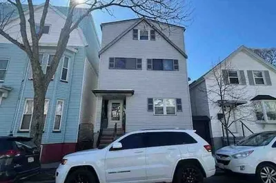 105 Lexington St