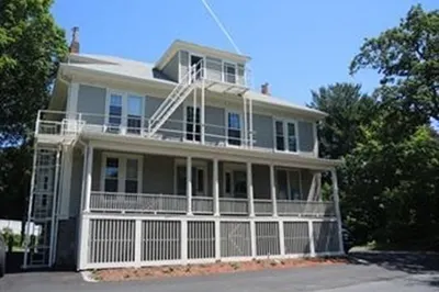63 Oak St #B 1