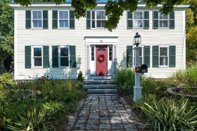 58 E Main St