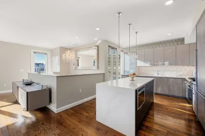 928 E Broadway #9 1