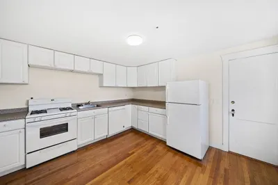 12 Hartwell St #B 1
