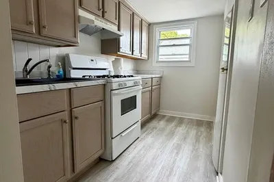 127 Brown Street #3
