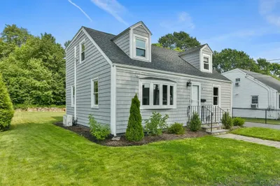 4 Badger Rd
