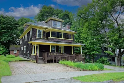 32 Abbott Street 1