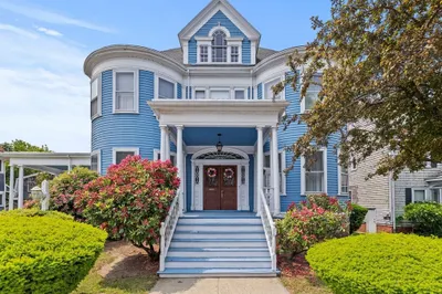 38 Pleasant St 1