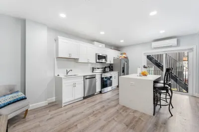 51 Jeffries St #2