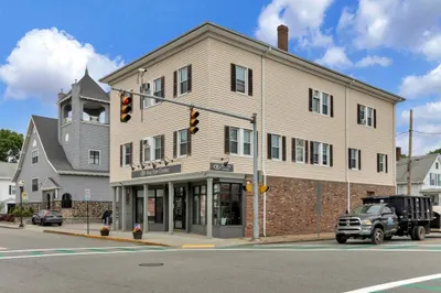 1 N Main St