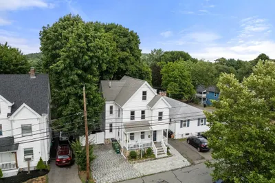 105 Holt Street