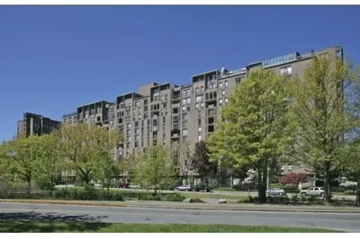44 Washington St #706