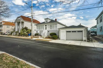 58 Oaklawn St 1