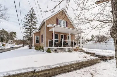 277 Dwight Rd