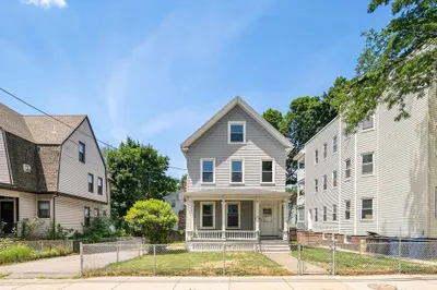 128 Central St 1