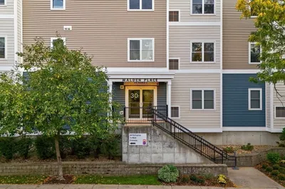 30 Franklin St #105