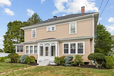 35 Waldron Rd 1