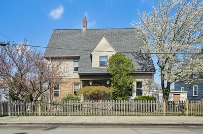 48 Medford St 1