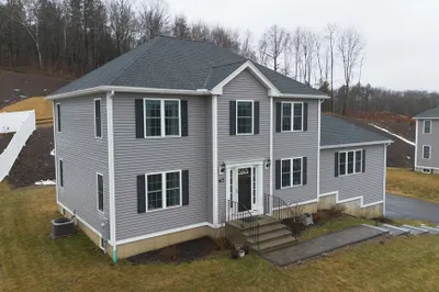 47 Woodside Ave 1