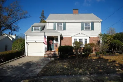 16 Laird Rd