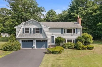 19 Ledgewood Dr