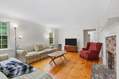 933 Union St 1