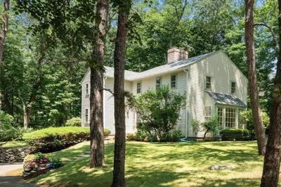 41 Locust Ave 1