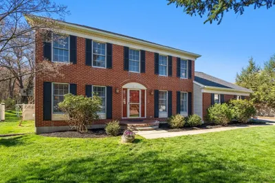7 Farm Pond Ln 1