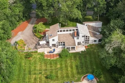 111 River Rd 1
