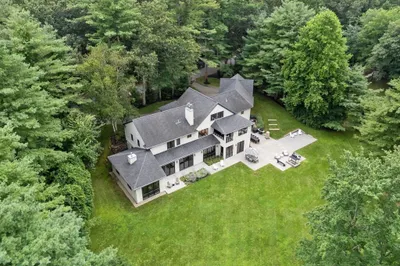 88 Glezen Ln 1