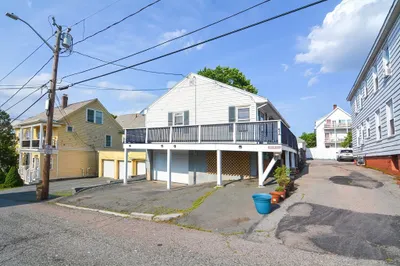 1 Roslyn St Ct